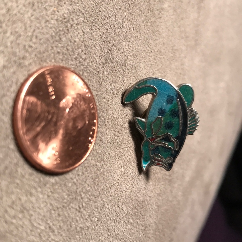 Bass pin
